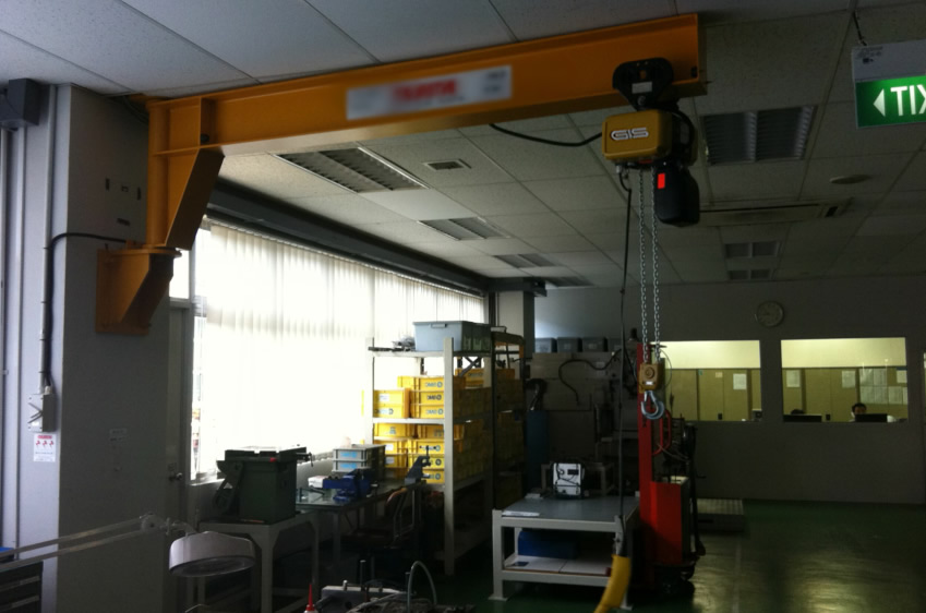 冠航進口GIS歐式電動葫蘆在實驗室中吊運作業(yè)